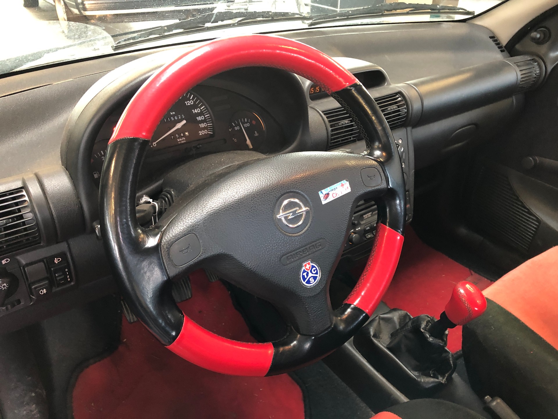 OPEL Corsa 1.2 16V Young - 12