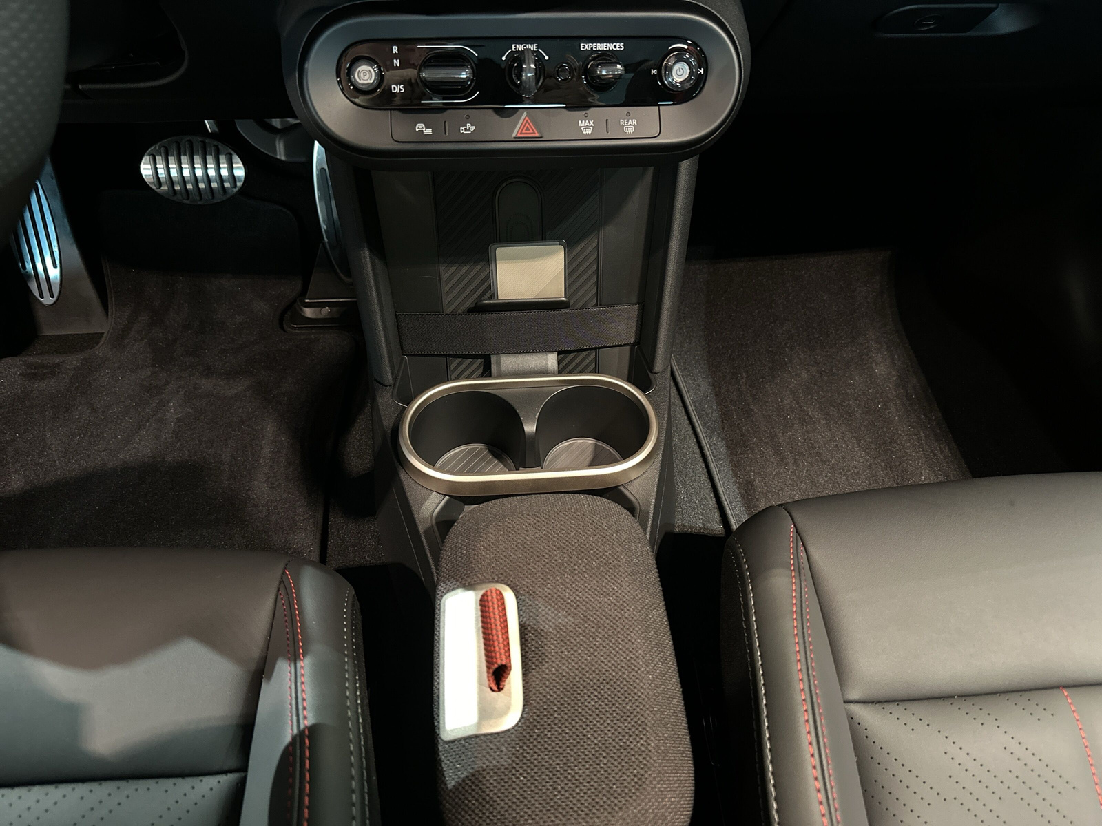 MINI Cooper John Cooper Works Cabriolet DKG - 14