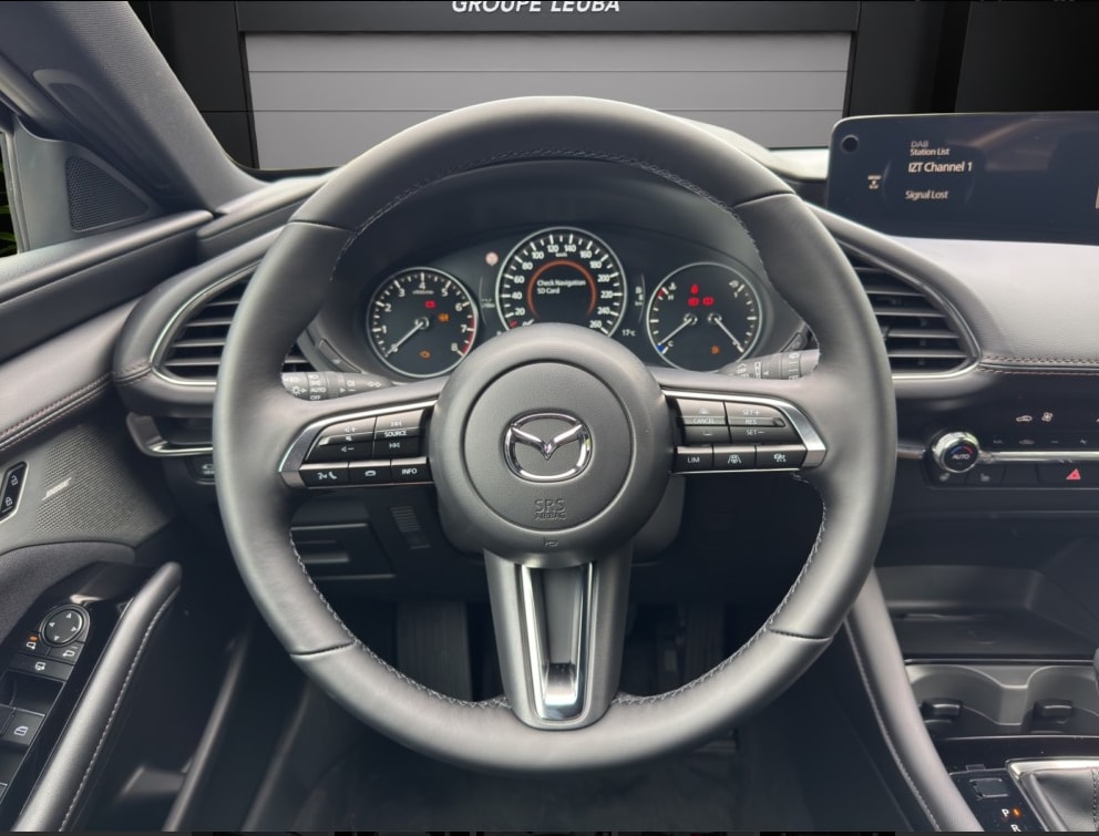 MAZDA 3 Hatchback SKYACTIV-G M Hybrid 140 Centre Line Automat - 9