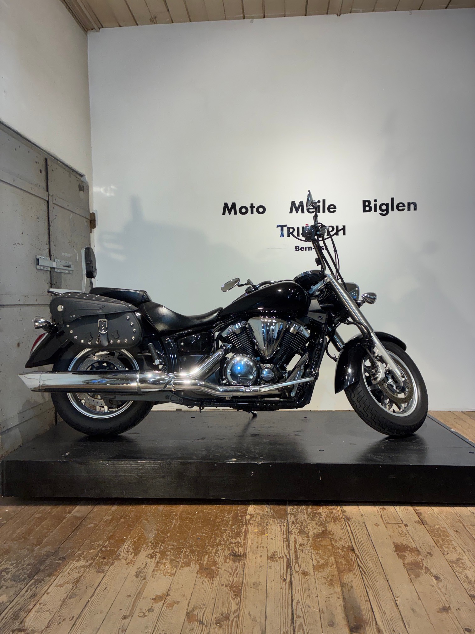 YAMAHA XVS 1300 A Midnight Star UBS - 3