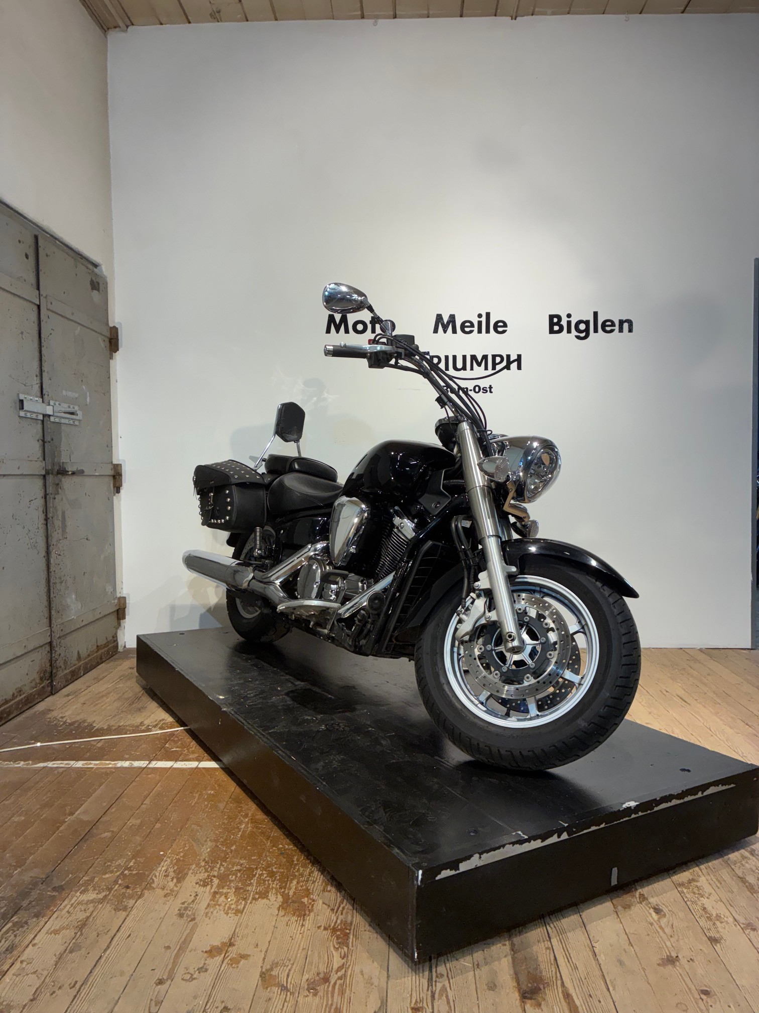 YAMAHA XVS 1300 A Midnight Star UBS - 1