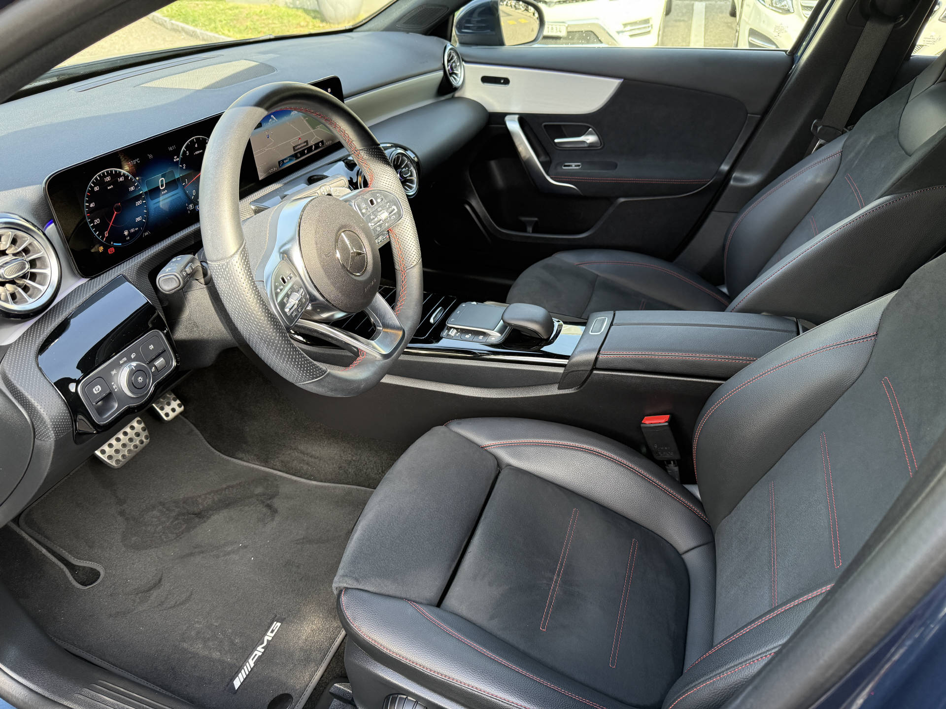 MERCEDES-BENZ A 200 AMG Line 4m - 4