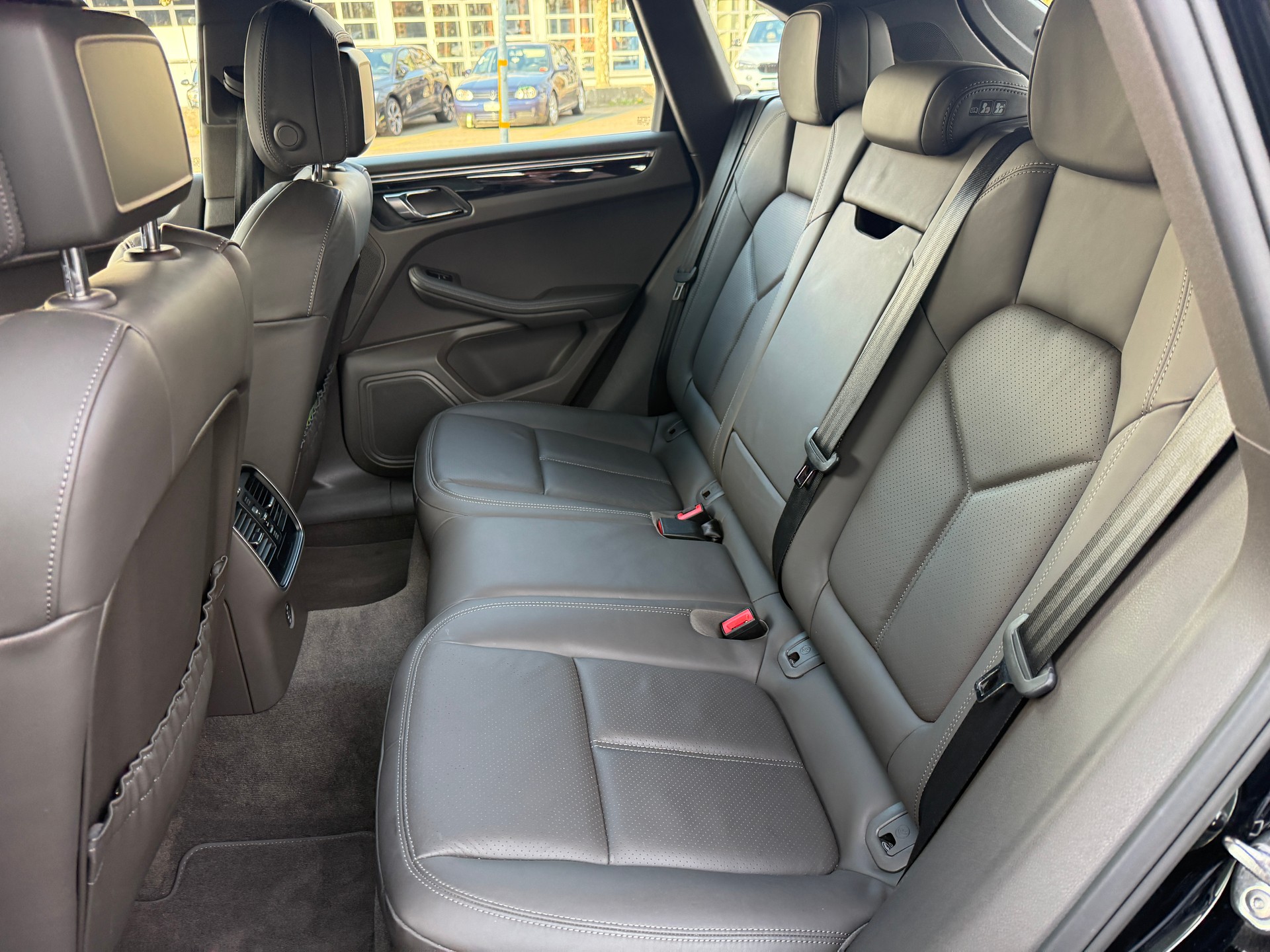 PORSCHE Macan S PDK - 18