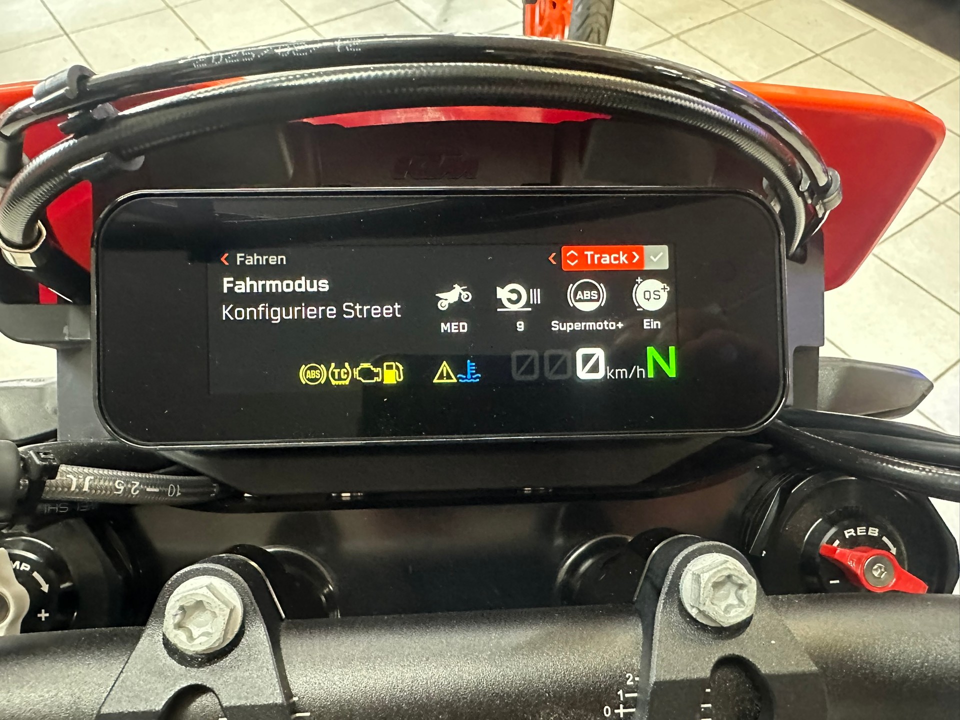 KTM 690 SMC R ABS (35 kW) - 13