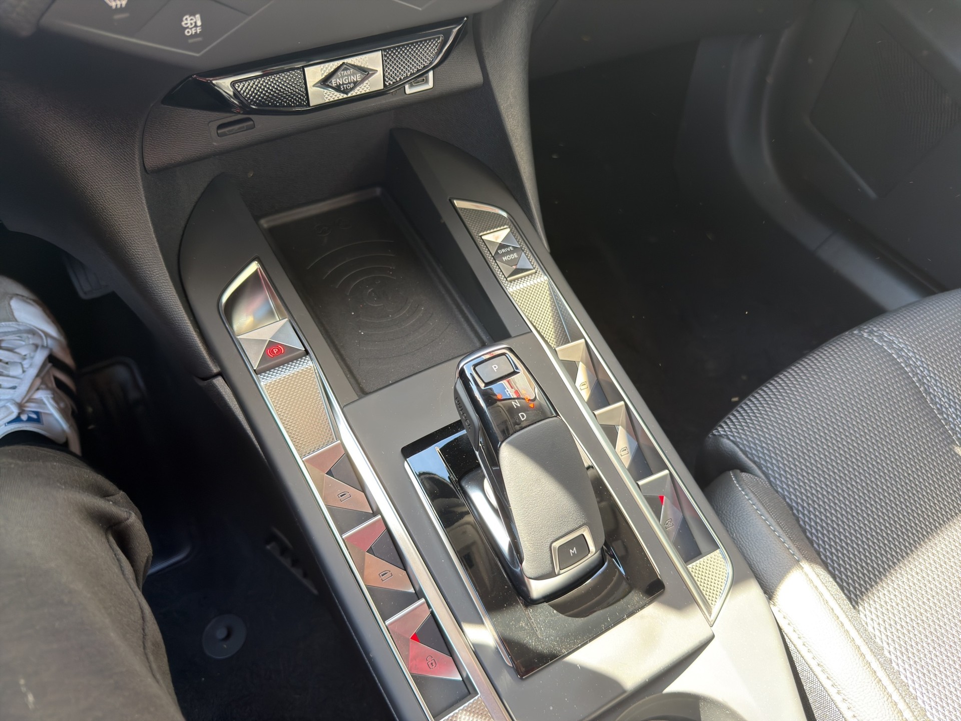 DS AUTOMOBILES DS3 1.2 MHEV Pallas - 11
