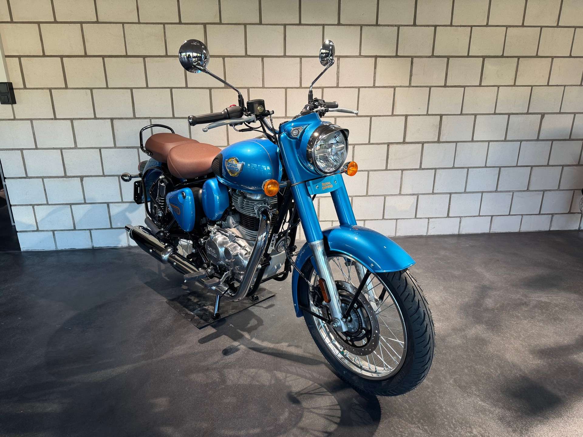 ROYAL ENFIELD CLASSIC 350 - 3