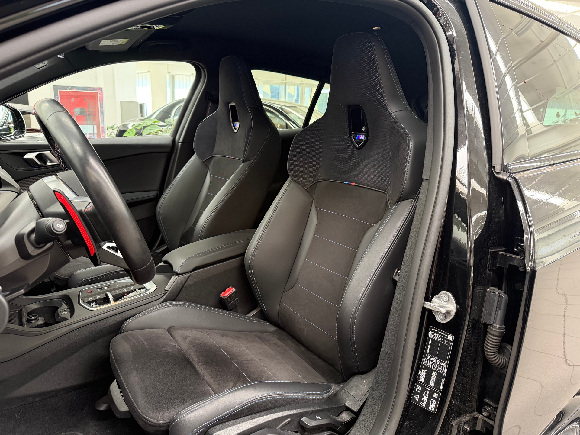 BMW M135 xDrive - 11