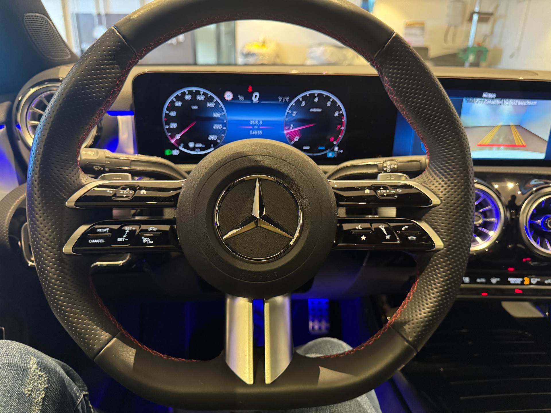 MERCEDES-BENZ A 250 AMG Line 4m Limousine - 18