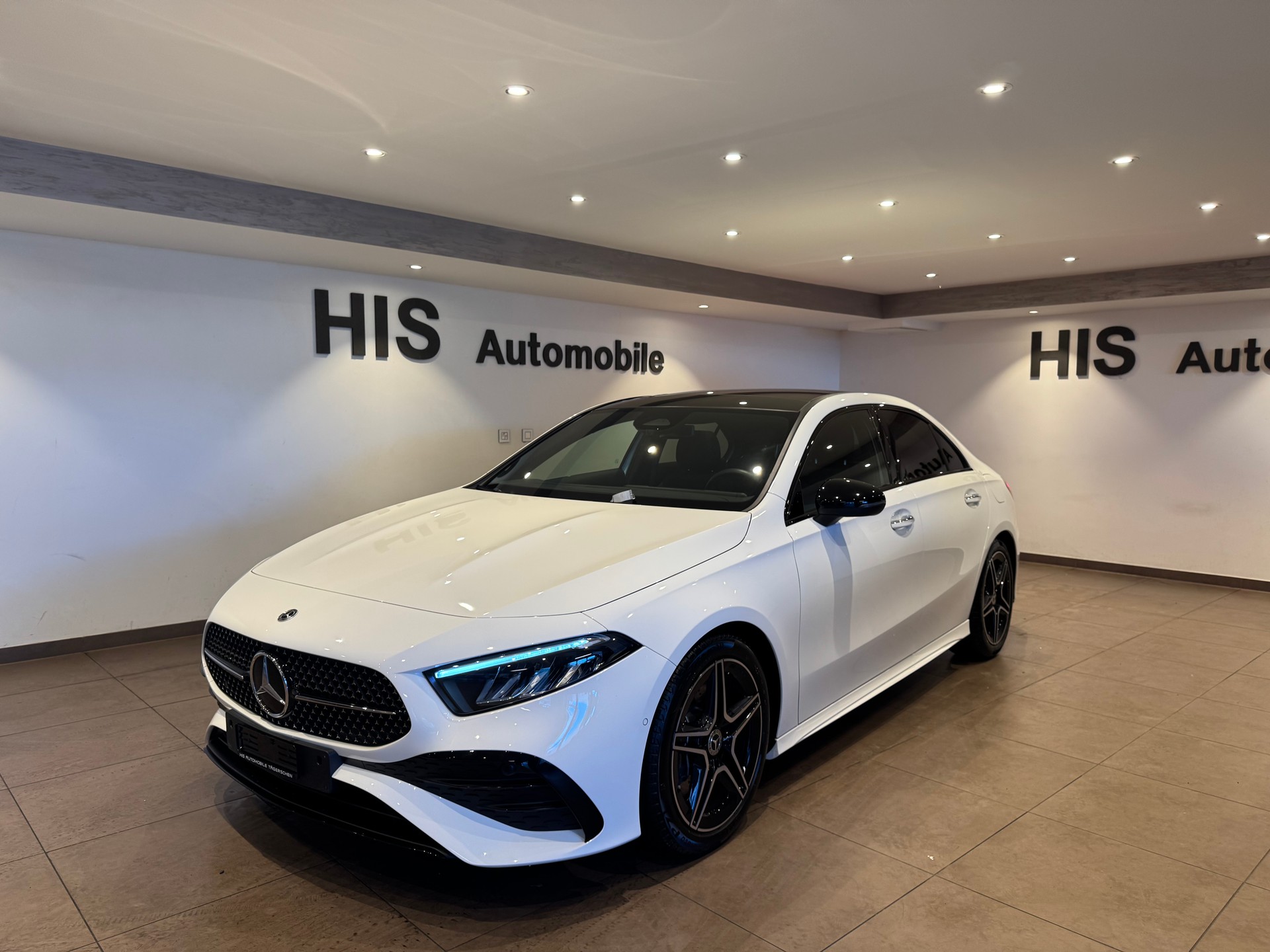 MERCEDES-BENZ A 250 AMG Line 4m Limousine - 2
