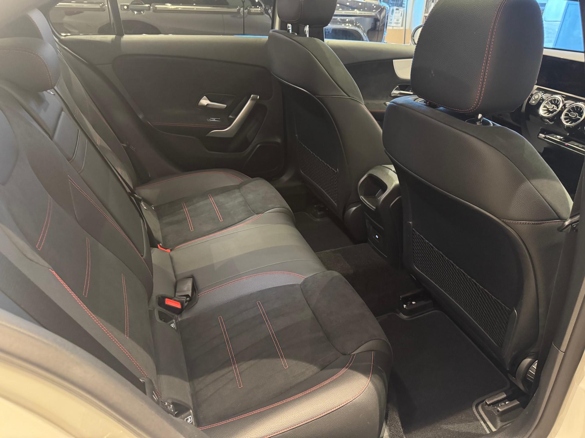 MERCEDES-BENZ A 250 AMG Line 4m Limousine - 10