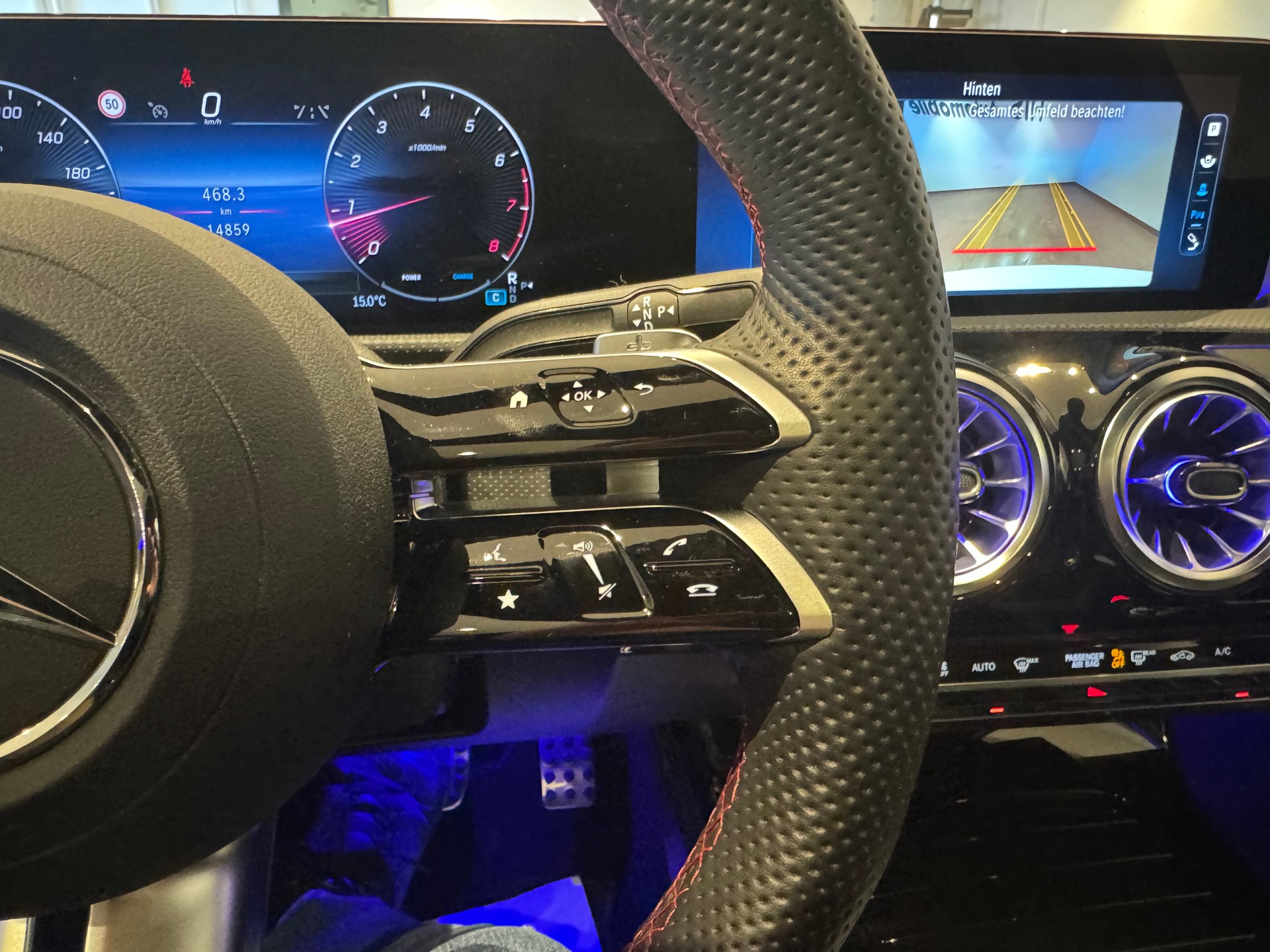 MERCEDES-BENZ A 250 AMG Line 4m Limousine - 16