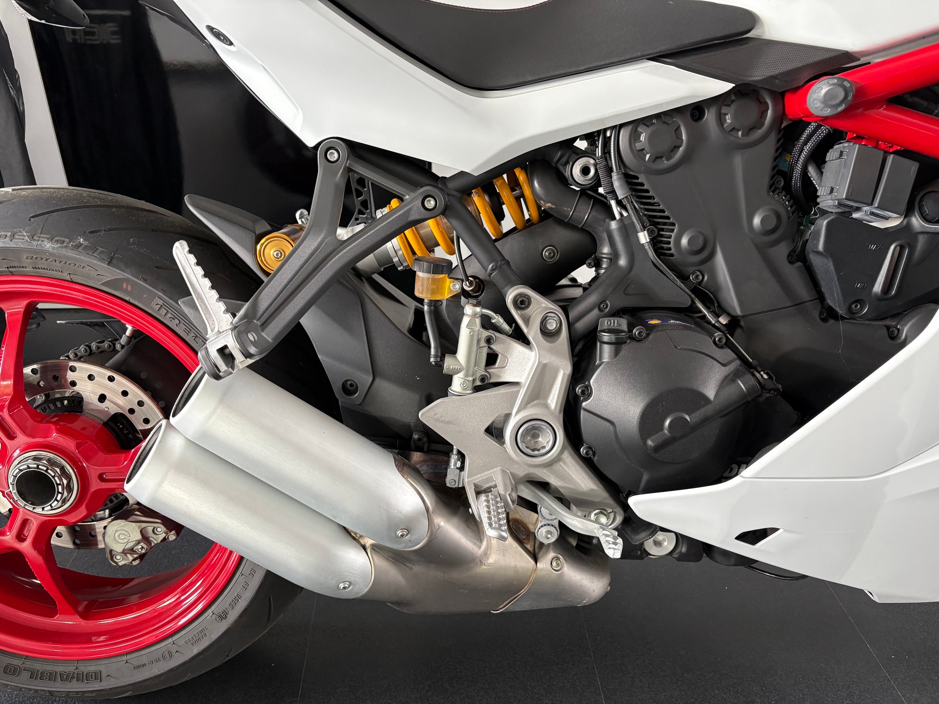 DUCATI 950 Supersport S - 4