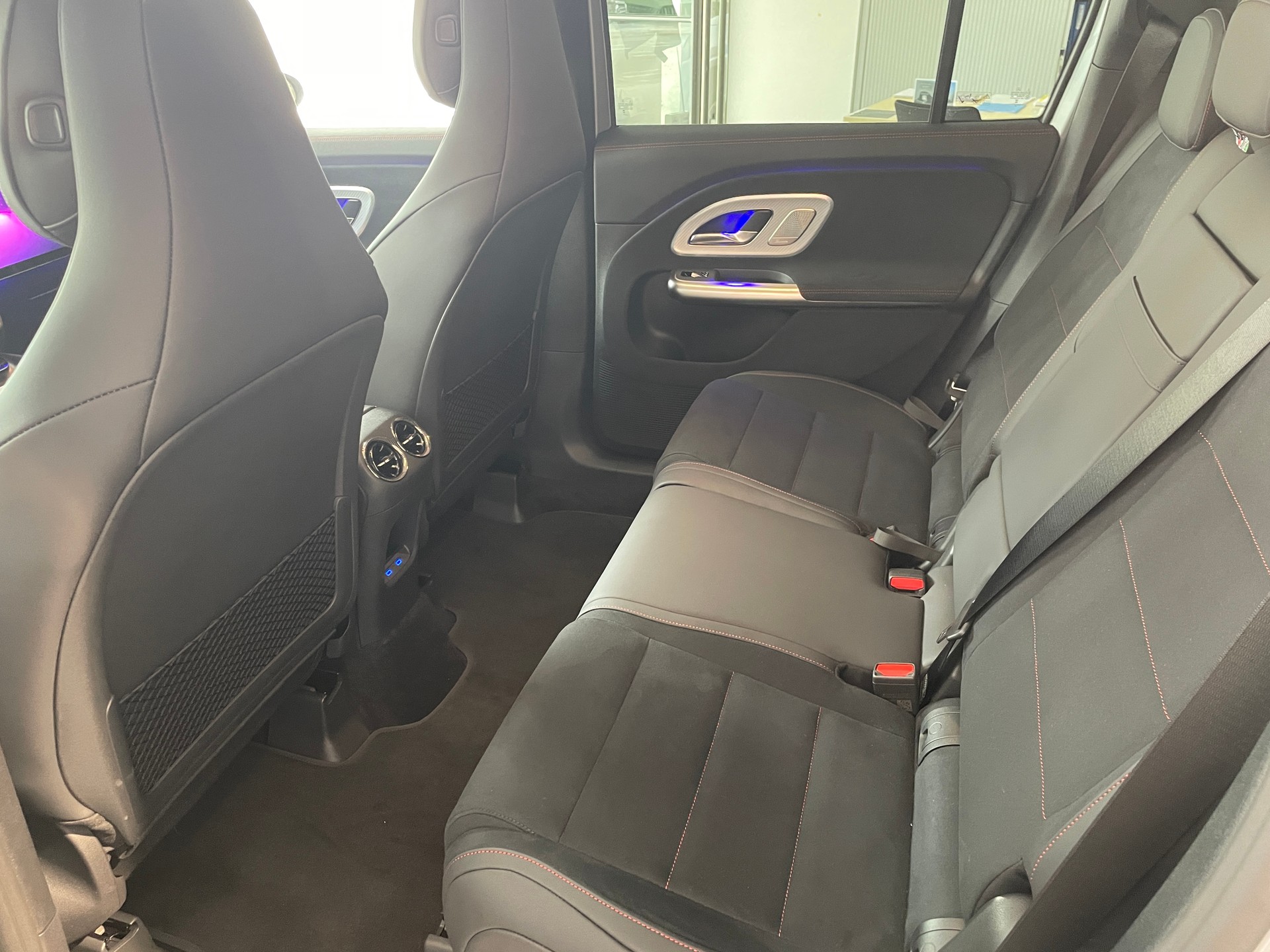 MERCEDES-BENZ Mercedes-Benz GLB 350 4M 7 places AMG Line - 14