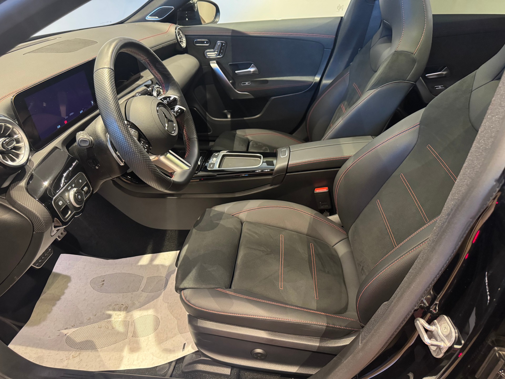 MERCEDES-BENZ CLA 250 AMG Line 4matic - 13