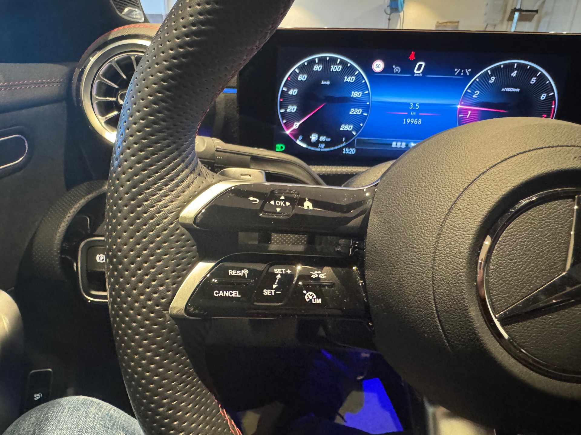 MERCEDES-BENZ CLA 250 AMG Line 4matic - 17