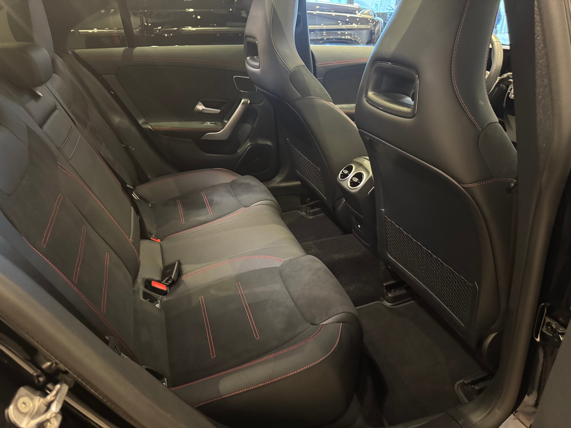 MERCEDES-BENZ CLA 250 AMG Line 4matic - 10