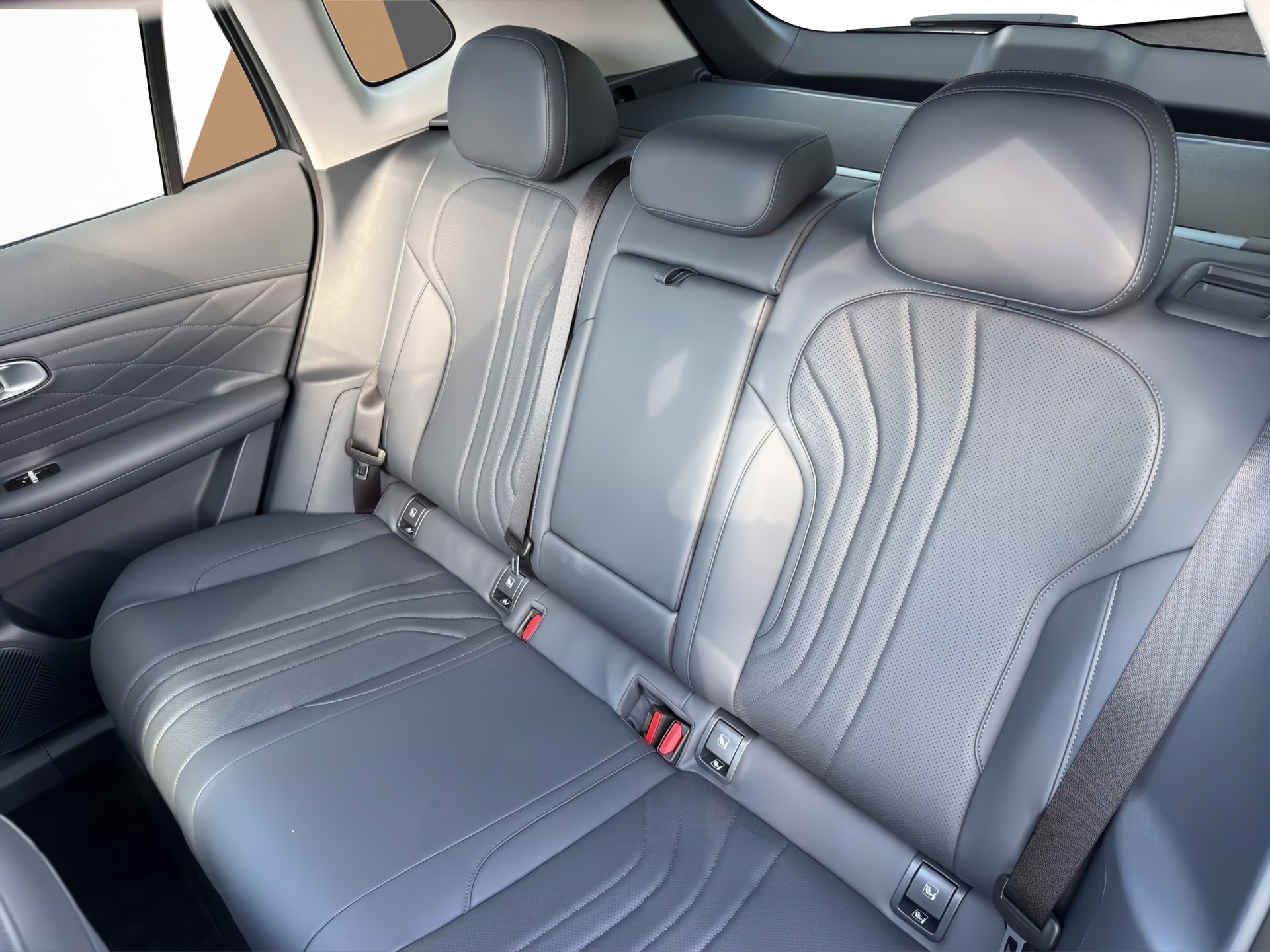GEELY Starray EM-i Max+ PHEV - 8