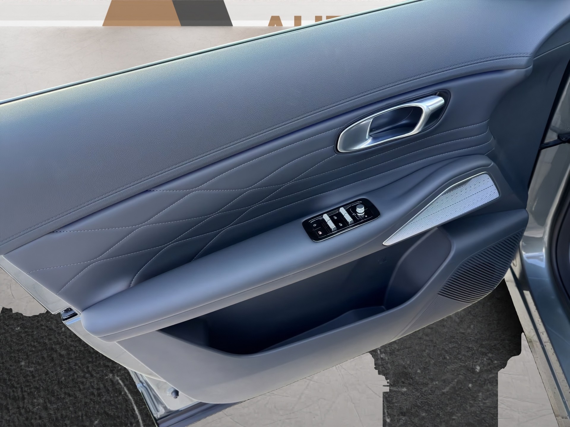 GEELY Starray EM-i Max+ PHEV - 5