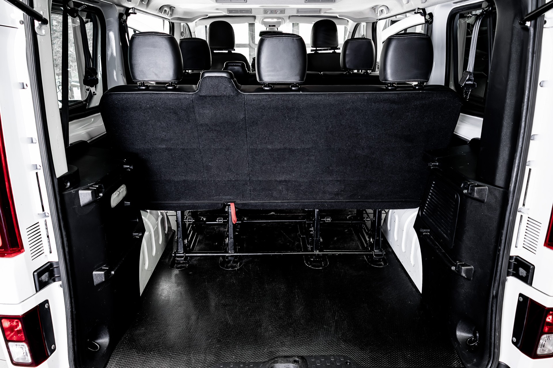 NISSAN NV300 dCi 145 2.7 L1H1 Premium 8Pl. - 21