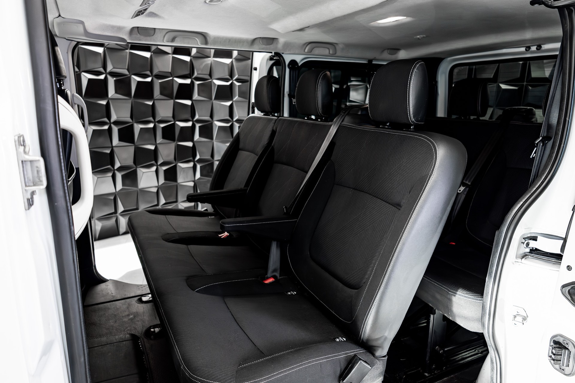 NISSAN NV300 dCi 145 2.7 L1H1 Premium 8Pl. - 18