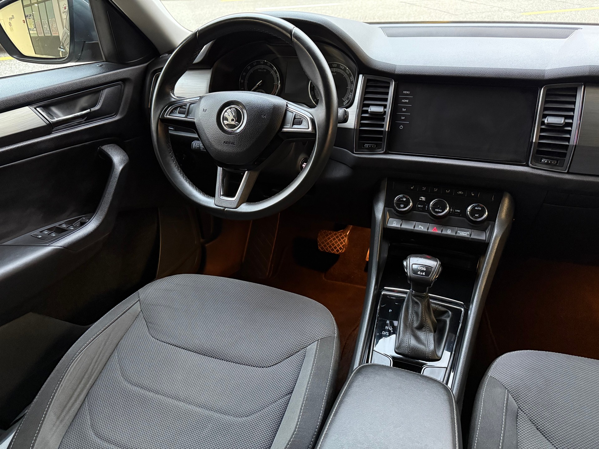 SKODA Kodiaq 2.0 TDI CR Style 4x4 DSG - 9