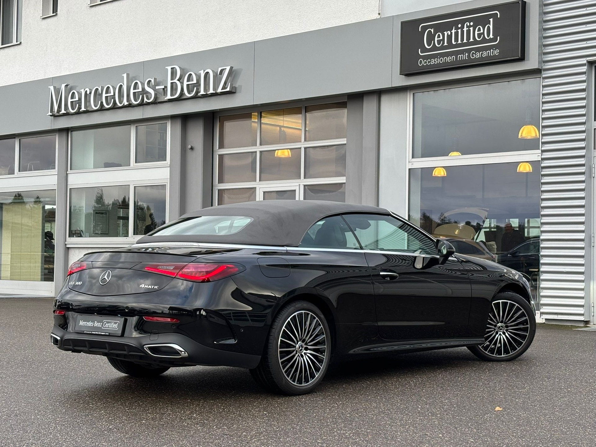 MERCEDES-BENZ CLE 300 AMG-Line 4Matic Cabriolet - 7