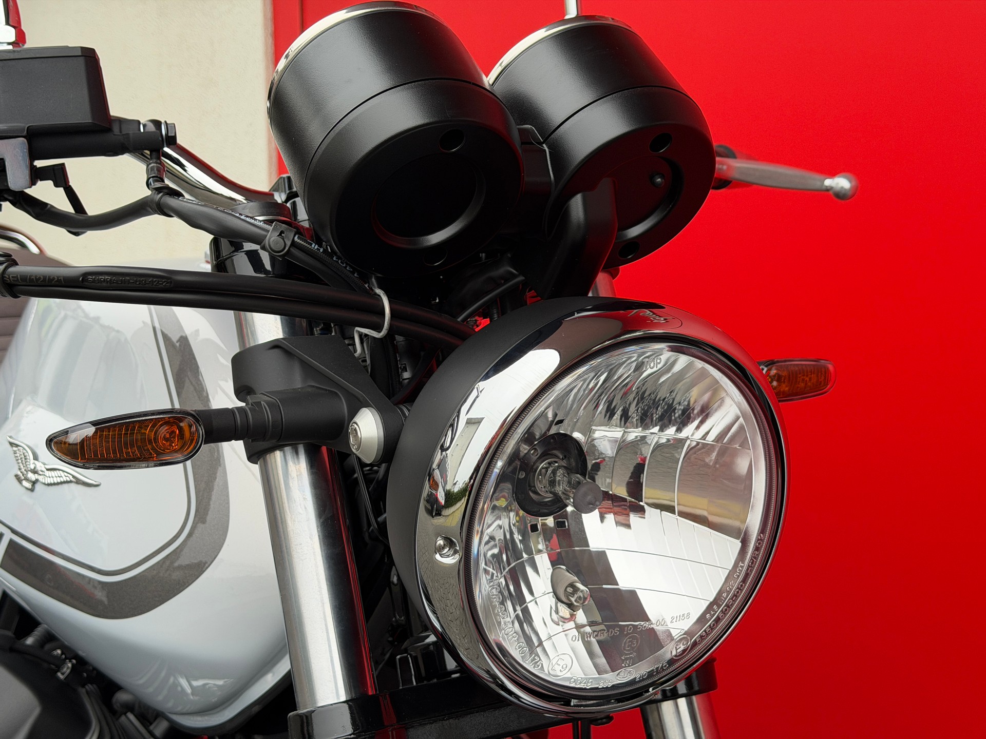 MOTO GUZZI V7 IV 850 Special - 10