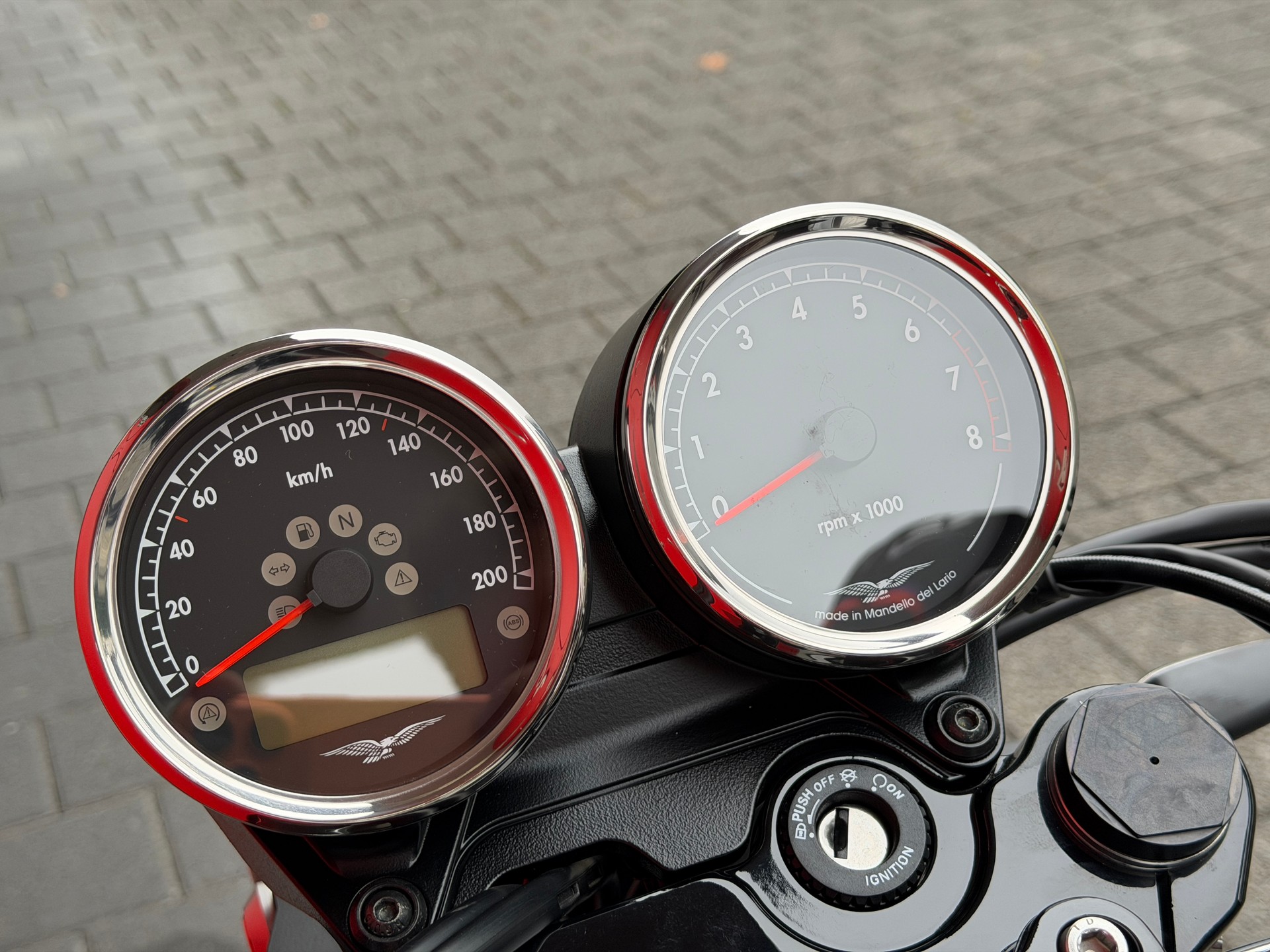 MOTO GUZZI V7 IV 850 Special - 11
