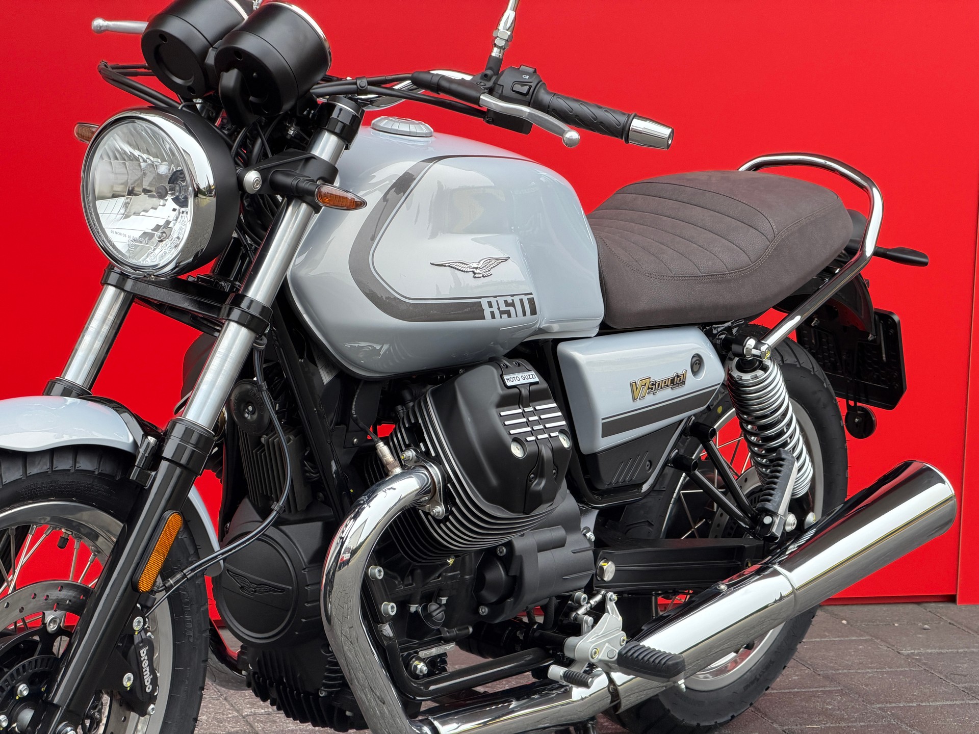MOTO GUZZI V7 IV 850 Special - 16