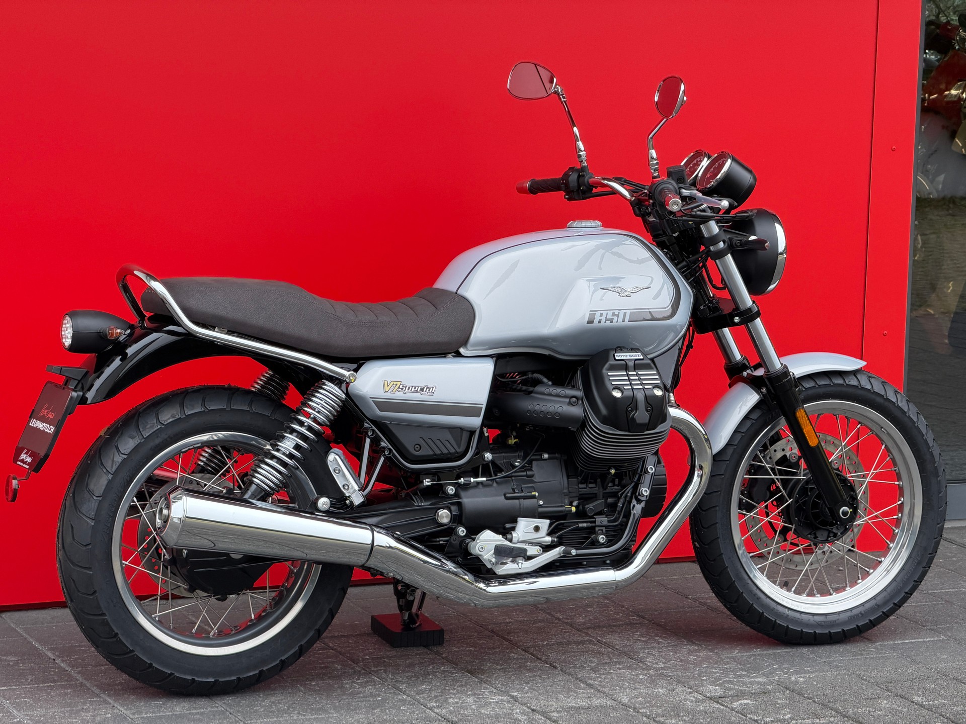 MOTO GUZZI V7 IV 850 Special - 13