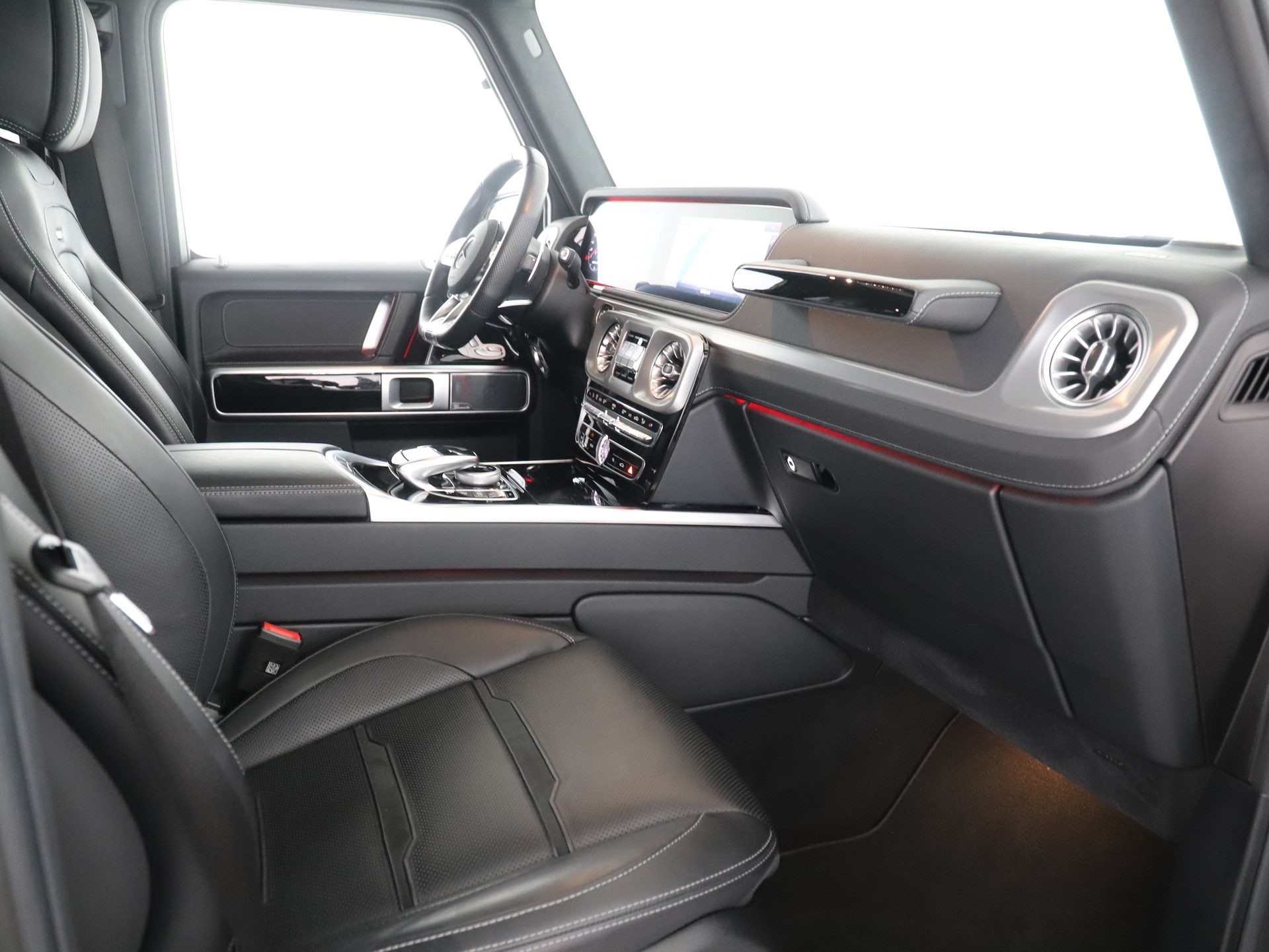 MERCEDES-BENZ G 63 AMG - 11