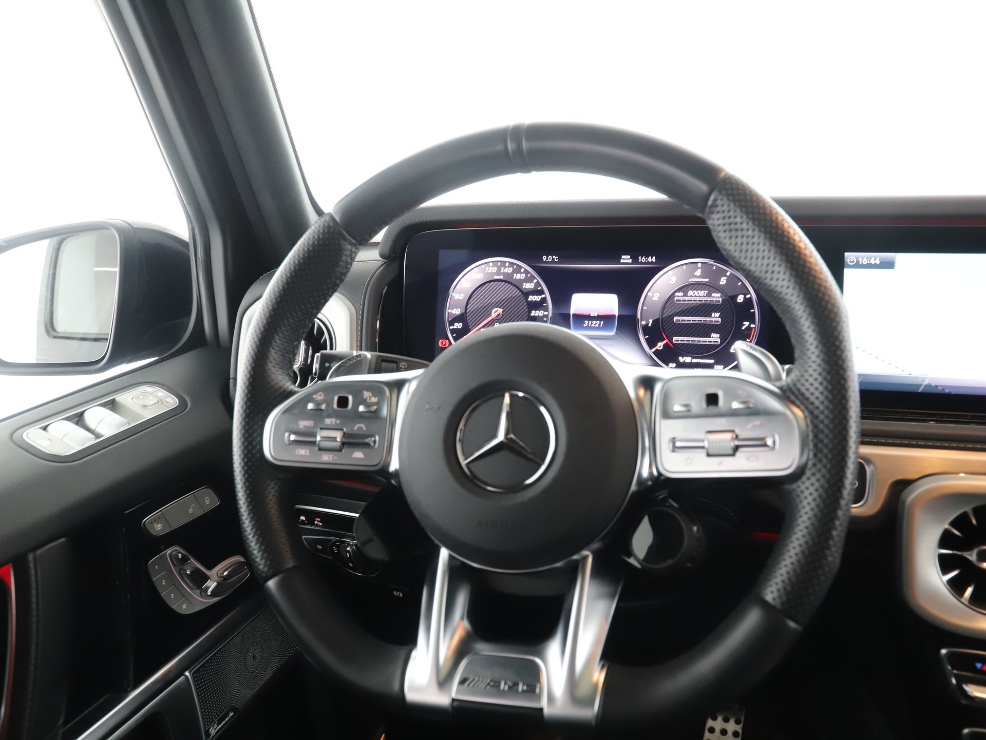 MERCEDES-BENZ G 63 AMG - 13