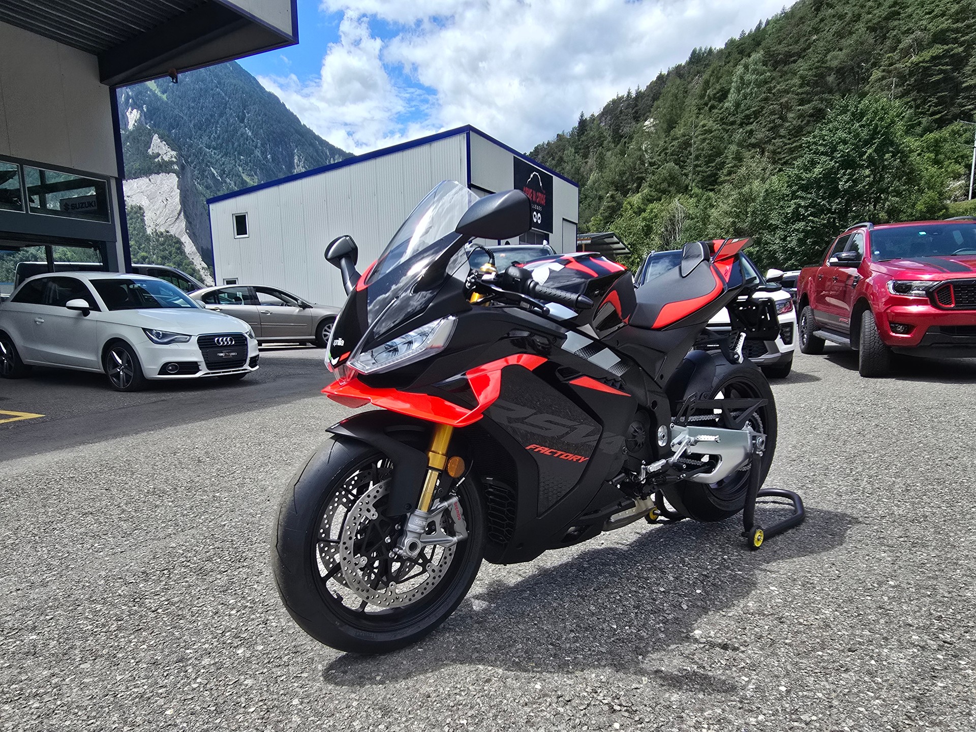 APRILIA RSV4 1100 Factory NEW 2025 - 9