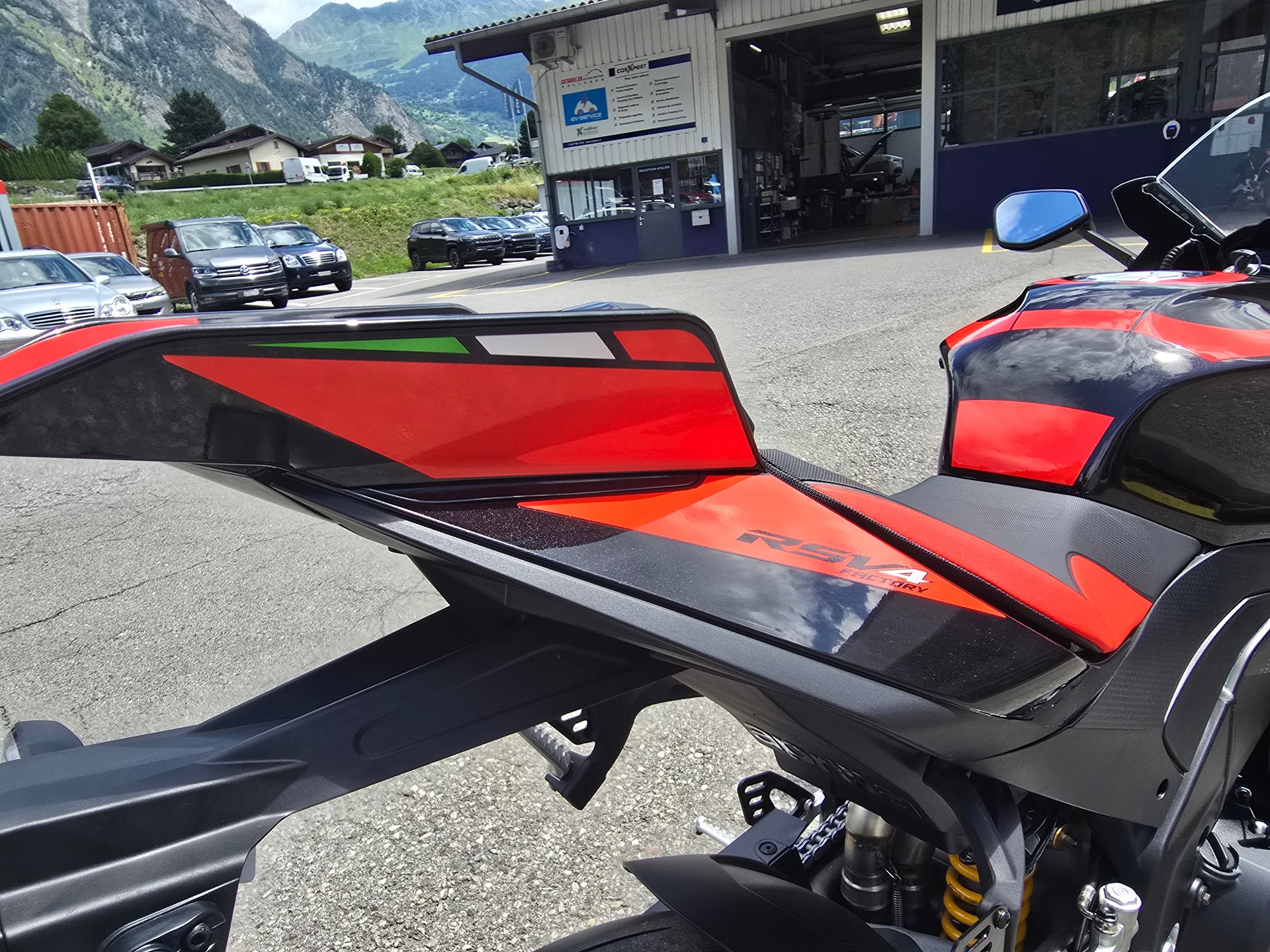 APRILIA RSV4 1100 Factory NEW 2025 - 4