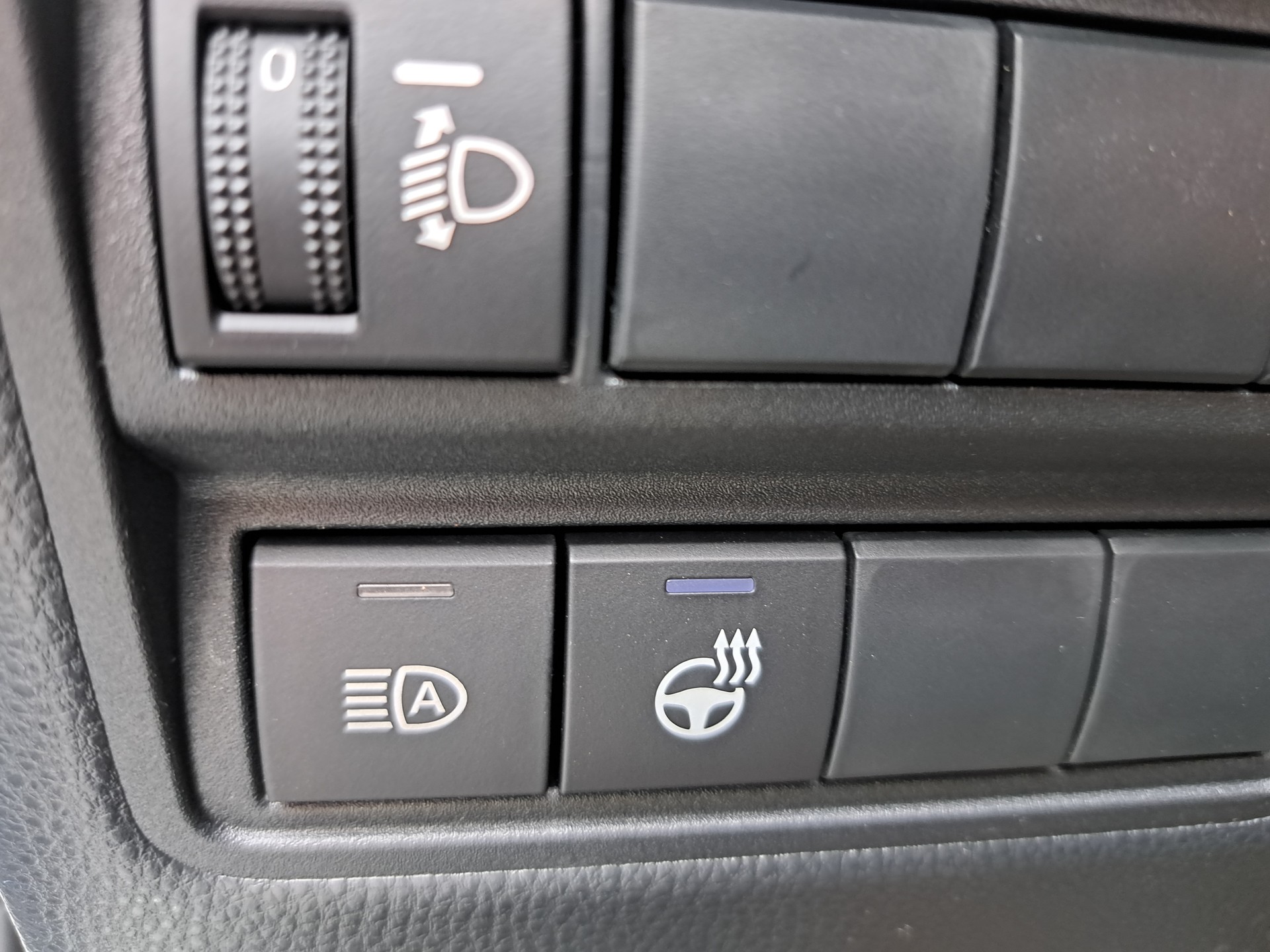 TOYOTA Yaris 1.5 Premium e-CVT - 15