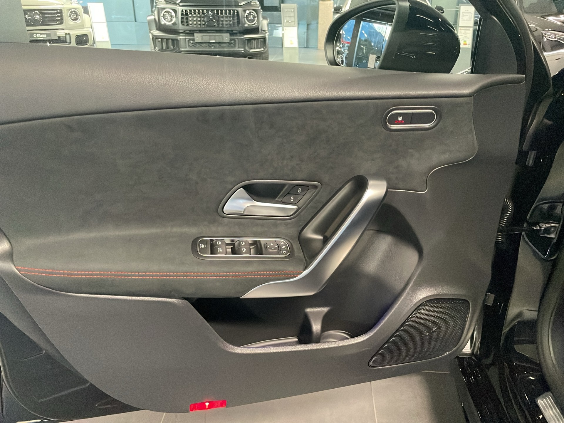 MERCEDES-BENZ A 220 4Matic 8G-DCT - 9