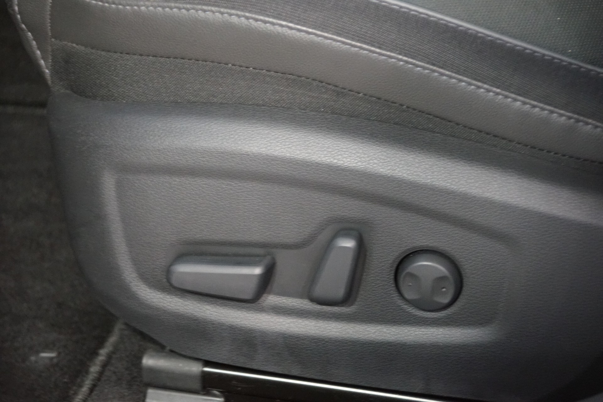 HYUNDAI i30 1.5 T-GDi Vertex *swiss* 48V MH DCT - 19