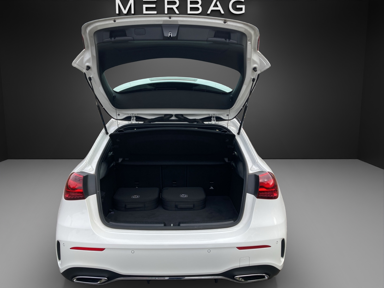 MERCEDES-BENZ A 250 e 8G-DCT - 14