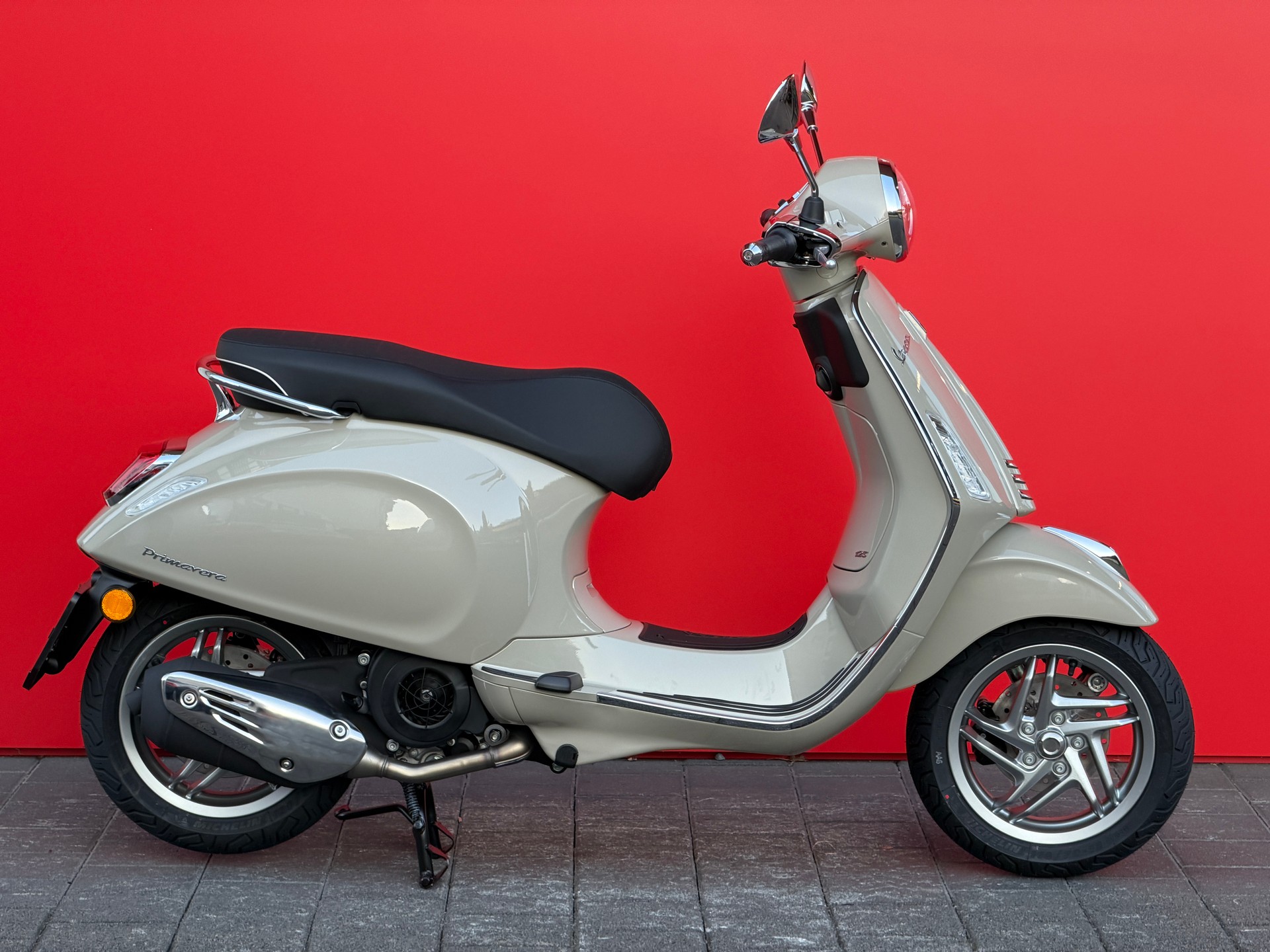 PIAGGIO Vespa 125 Primavera MY26 - 1