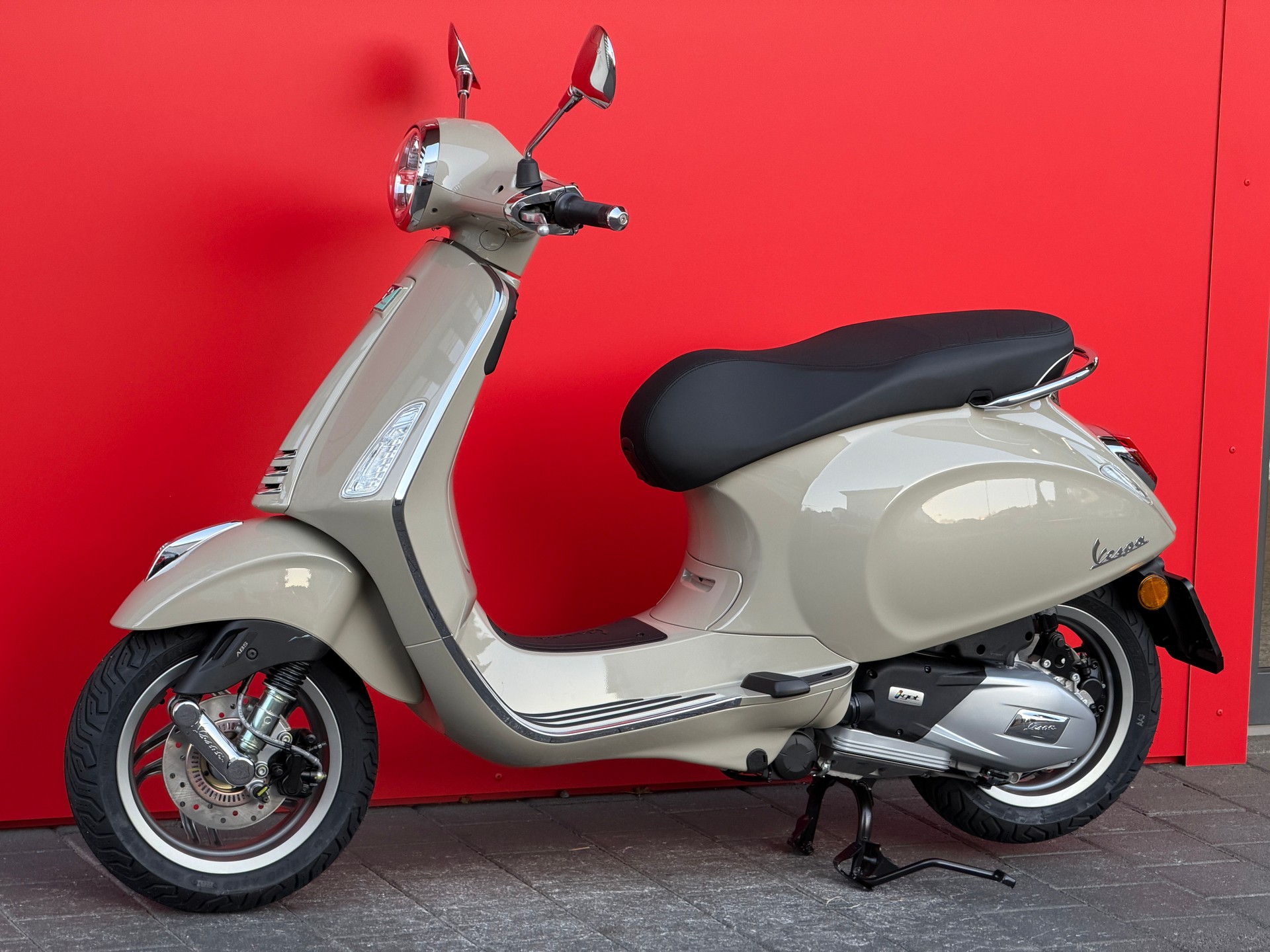 PIAGGIO Vespa 125 Primavera MY26 - 13