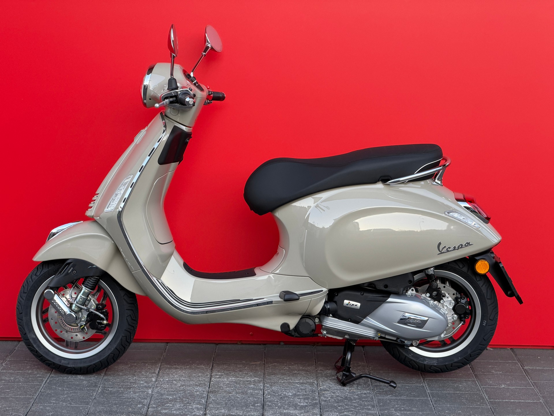 PIAGGIO Vespa 125 Primavera MY26 - 12
