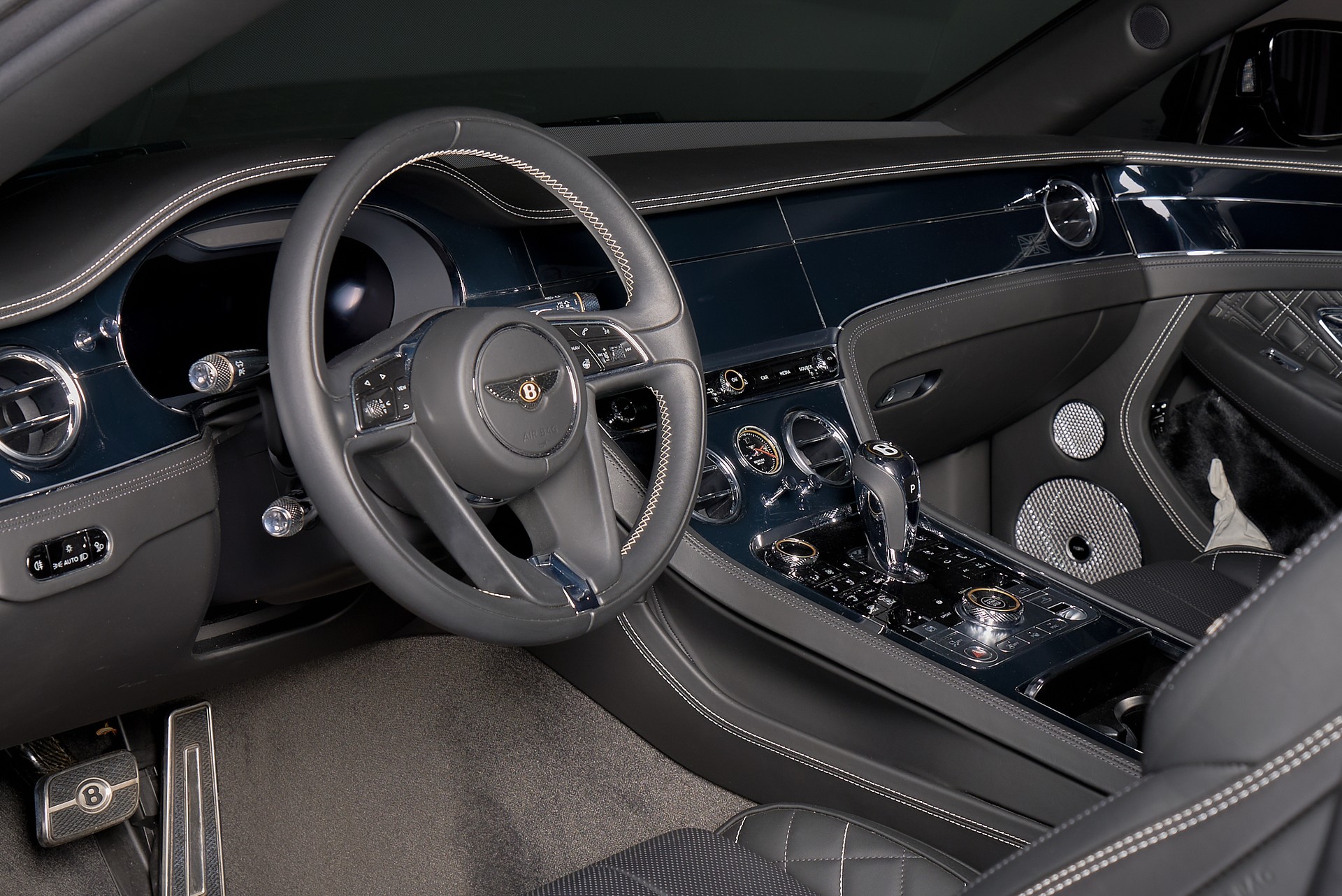 BENTLEY GTC W12 1st Edition - 17