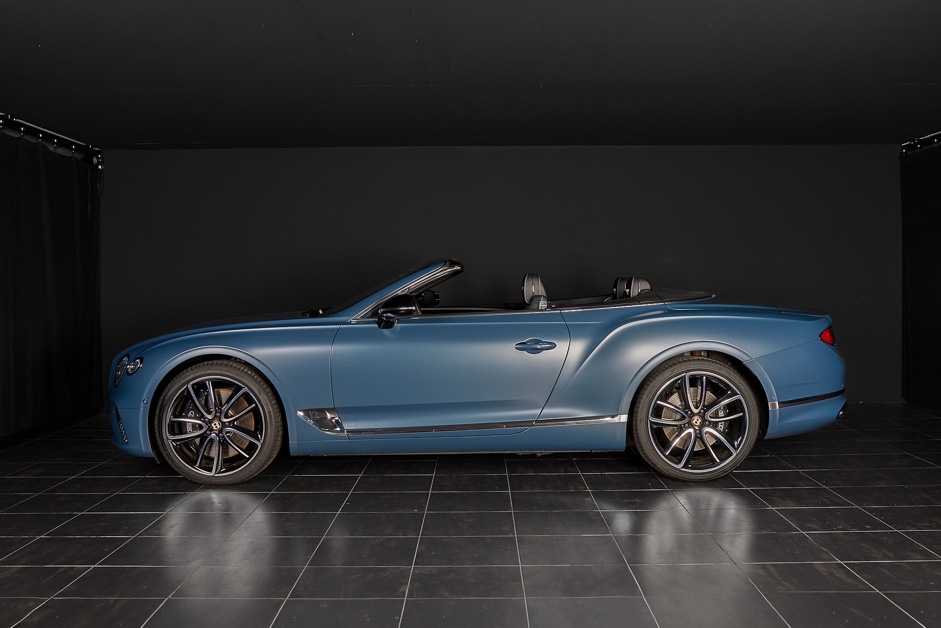 BENTLEY GTC W12 1st Edition - 2