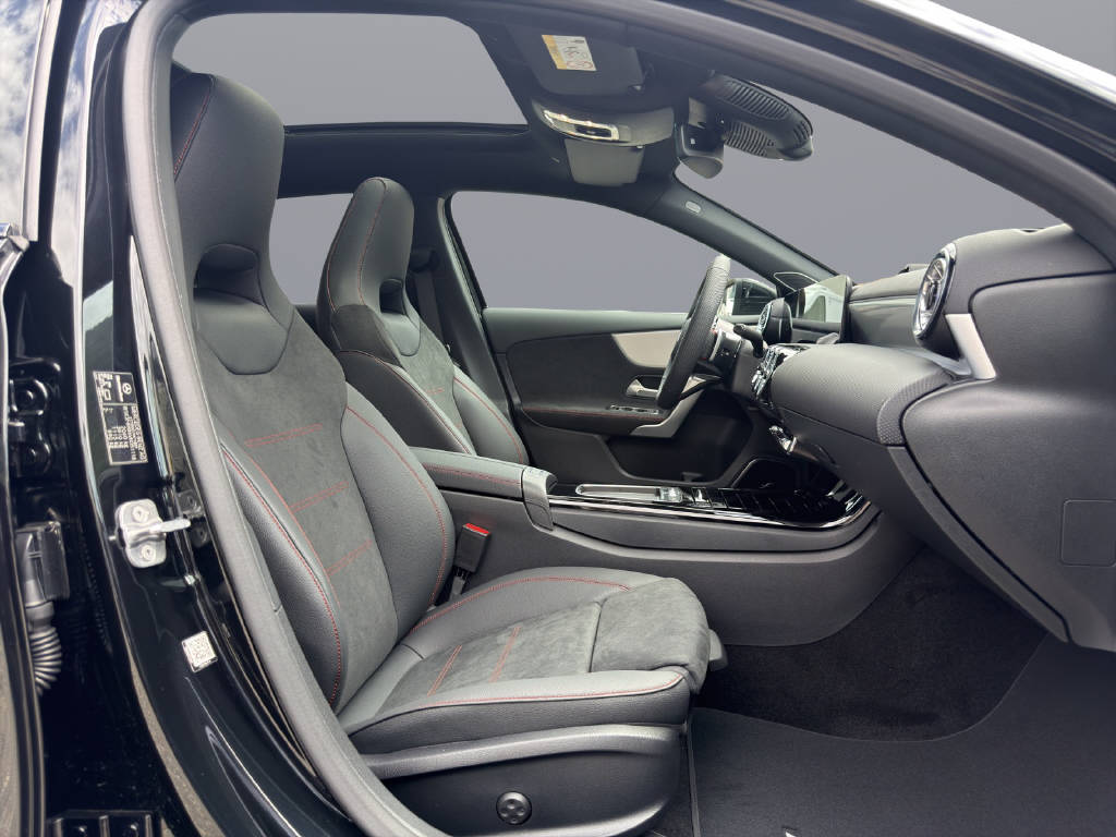 MERCEDES-BENZ A 250 AMG Line 4m - 16