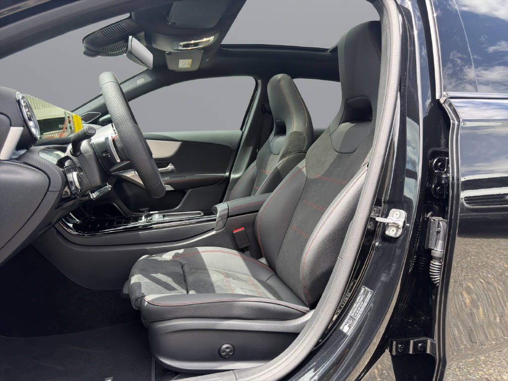 MERCEDES-BENZ A 250 AMG Line 4m - 8