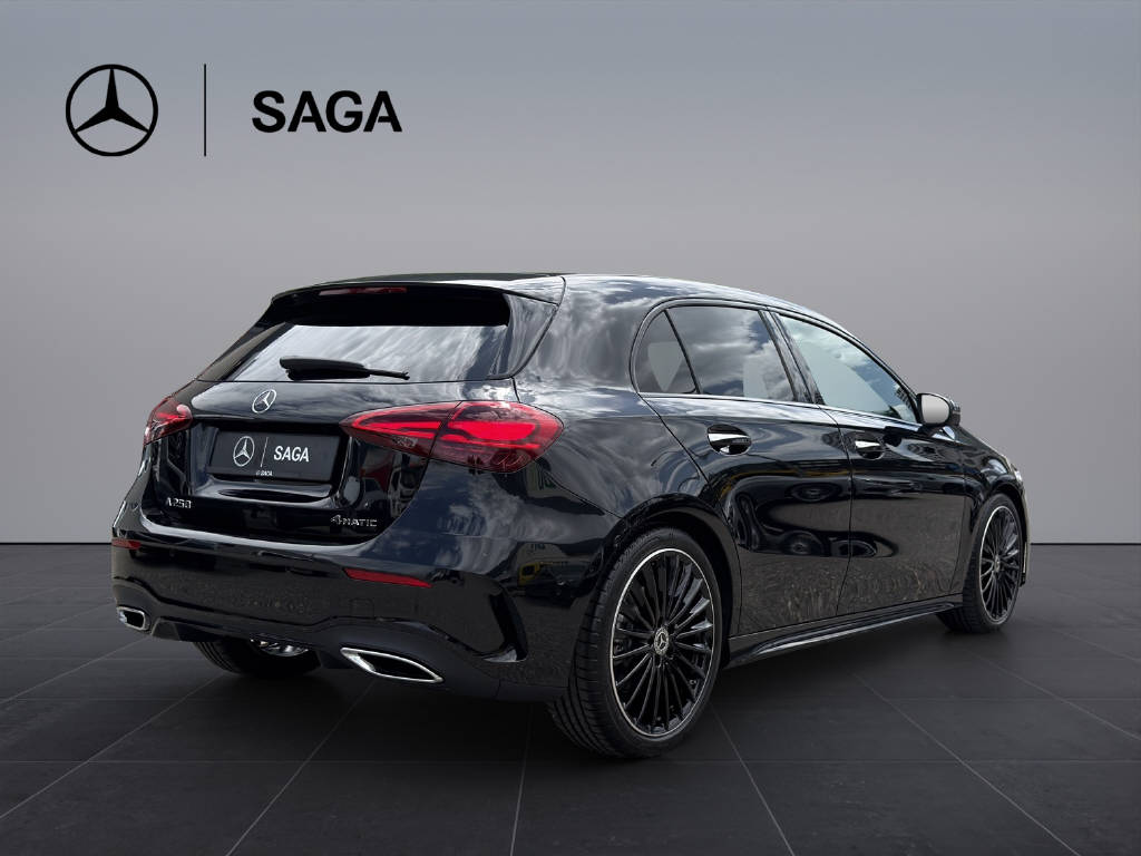 MERCEDES-BENZ A 250 AMG Line 4m - 6
