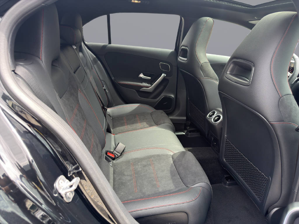 MERCEDES-BENZ A 250 AMG Line 4m - 15