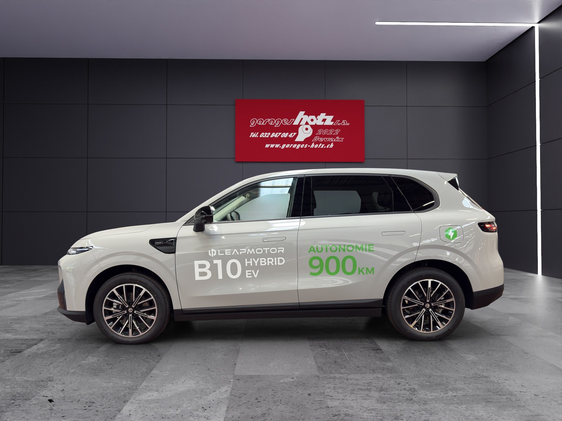 LEAPMOTOR B10 1.5 Hybrid EV - 2