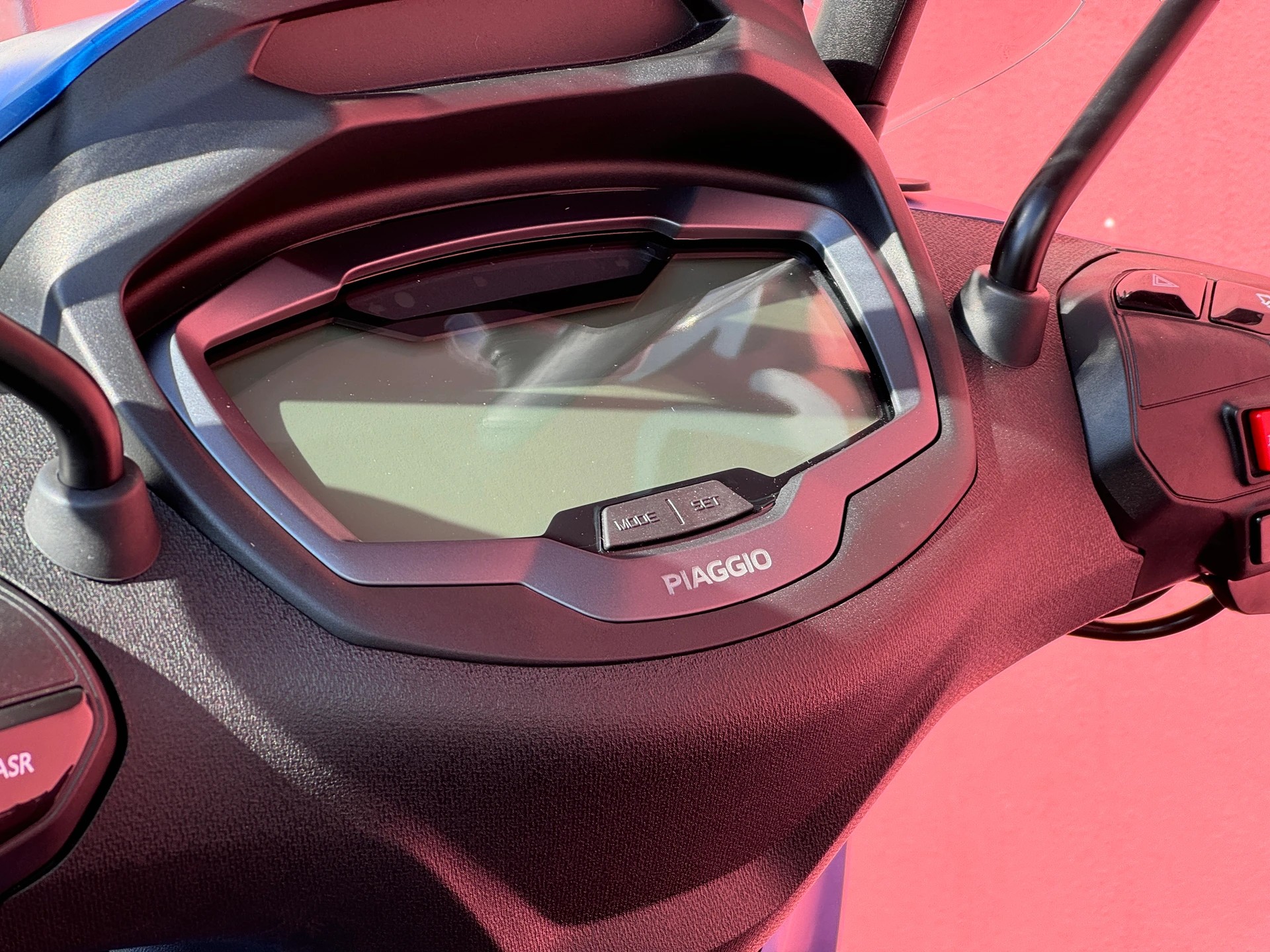 PIAGGIO Beverly 400 Sport - 14