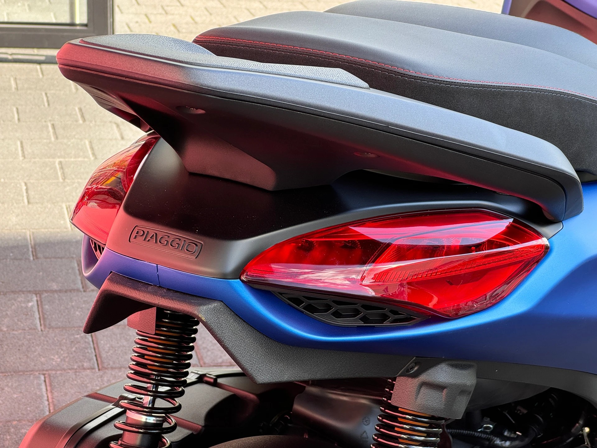 PIAGGIO Beverly 400 Sport - 8